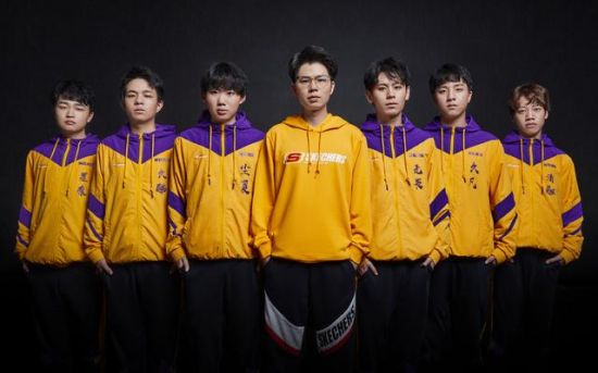 NOVA战队在上海勇夺无畏契约冠军
